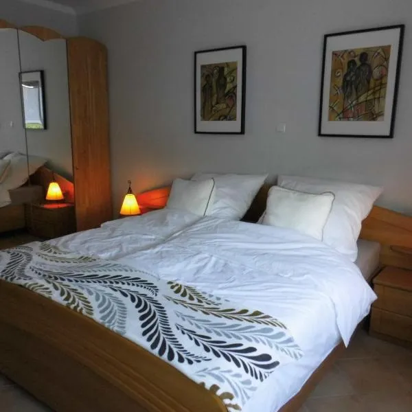 Haus Holldack Wohnung Maria，位于Goldenstedt的酒店
