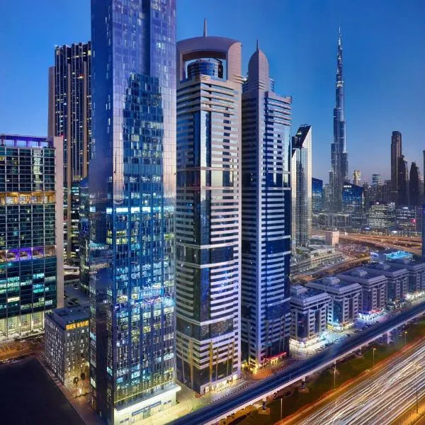 Residence Inn by Marriott Sheikh Zayed Road, Dubai，位于迪拜的酒店