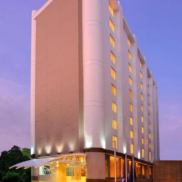 艾哈迈达巴德福朋喜来登酒店，位于Jetalpur的酒店