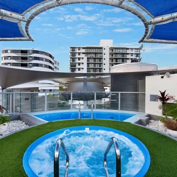 Mooloolaba Beach Club Paradise 2 Bedroom Apartment，位于穆卢拉巴的酒店