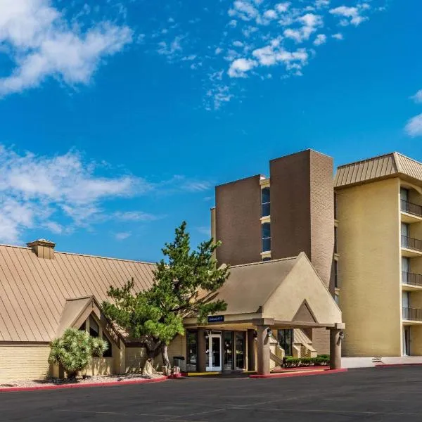 Hotel 505，位于Los Ranchos de Albuquerque的酒店