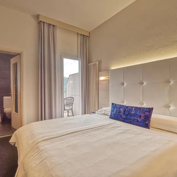 @ Home Hotel Locarno，位于隆科索普拉阿斯科纳的酒店