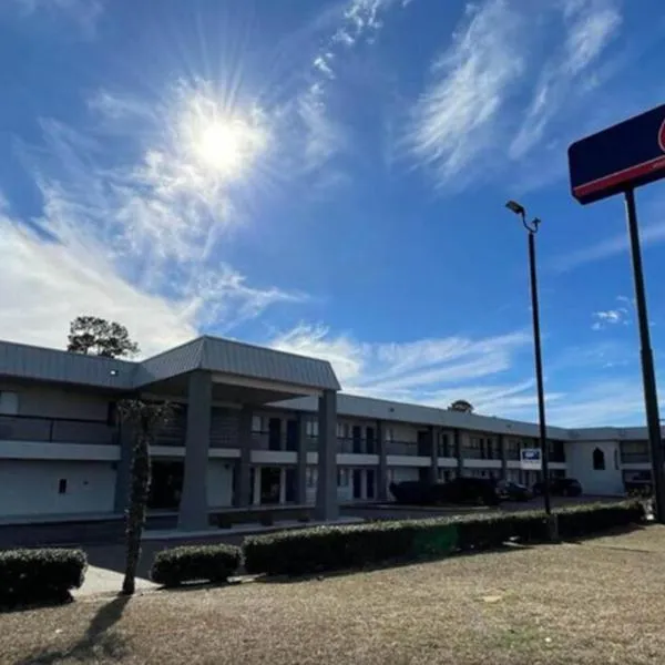 Studio 6 Texarkana TX，位于特克萨卡纳的酒店
