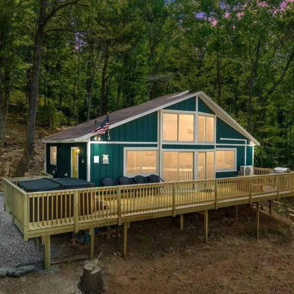 Forest Ridge Cabin - Hot Tub, Wi-Fi, National Park 15 Min, Fire Pit，位于Elkton的酒店