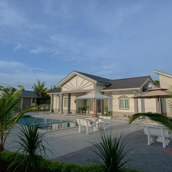 Villa Dracaena Melaka - Private Pool, Hill View, 20 minutes to Town，位于Kampong Bukit Katil的酒店