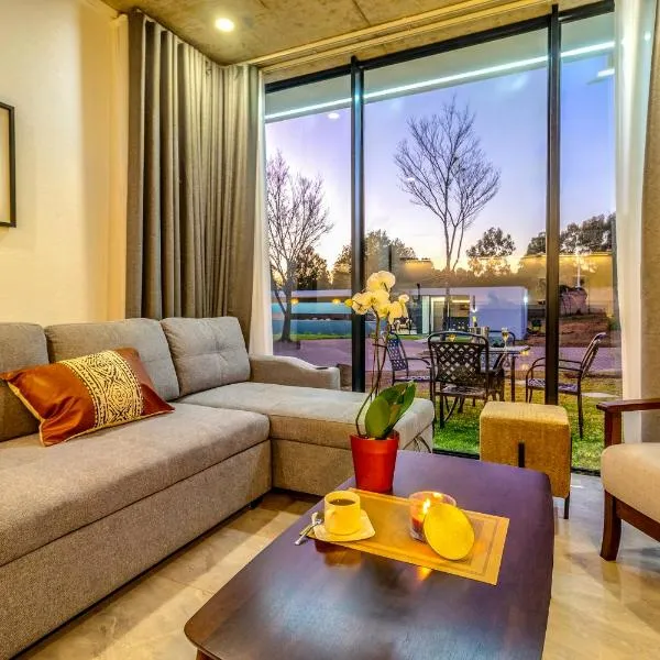 KRAVIT Premier Suites，位于米德兰的酒店