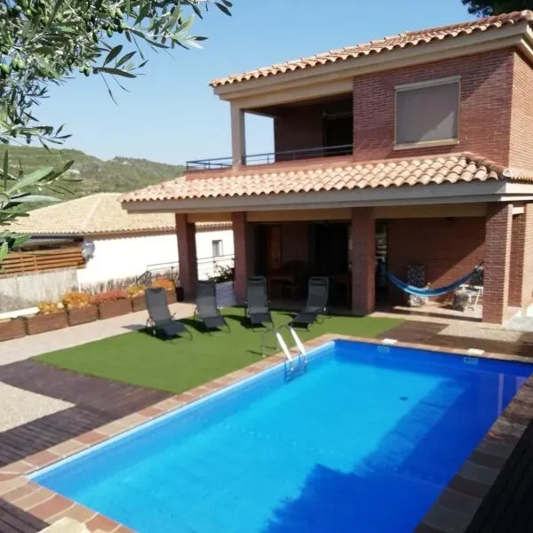 Mari & Jose Ramon Casa 10 personas - 7 adultos max，位于Vespella de Gaià 的酒店