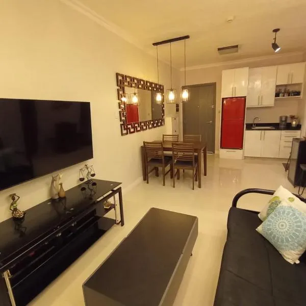 Furnished Condo with Private Parking, Free WiFi, Netflix & 2 Aircon Units，位于巴科洛德的酒店