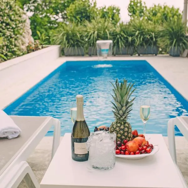 Villa Ardura - island holiday residence **** Bol. Island Brač，位于波尔的酒店