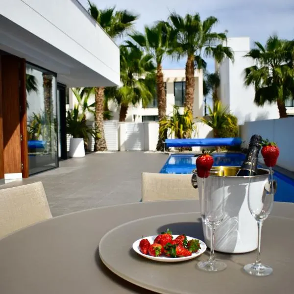 Luxury Villa LAGUNA - Ciudad Quesada，位于克萨达城的酒店
