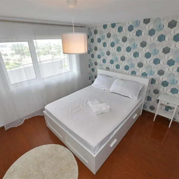 Apartament LUX 1 Mai Pod，位于布加勒斯特的酒店