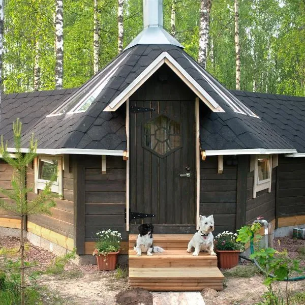Troll House Eco-Cottage, Nuuksio for Nature lovers, Petfriendly，位于Luoma的酒店