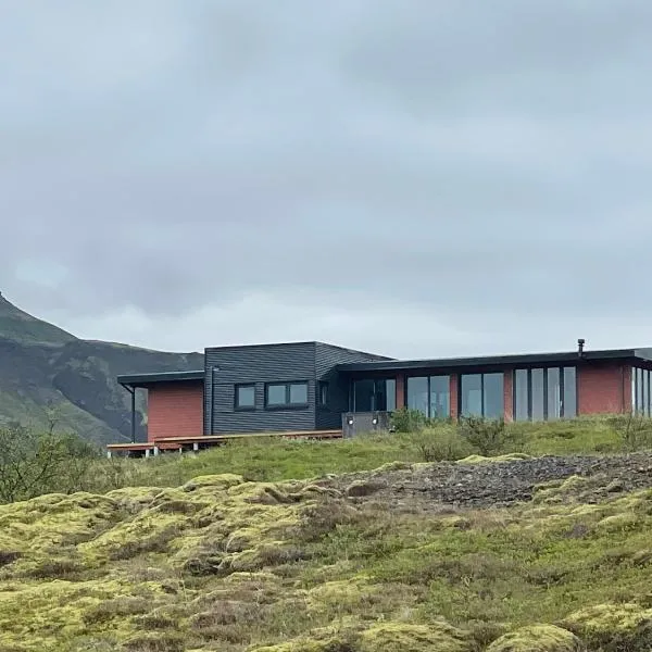 Modern villa - in Golden Circle - Gullfoss Geysir Þingvöllur - Freyjustíg 13, 805 Selfoss，位于Búrfell的酒店