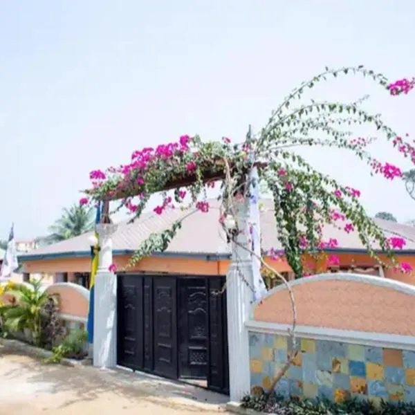 Nana Adu Guest House，位于Koforidua的酒店