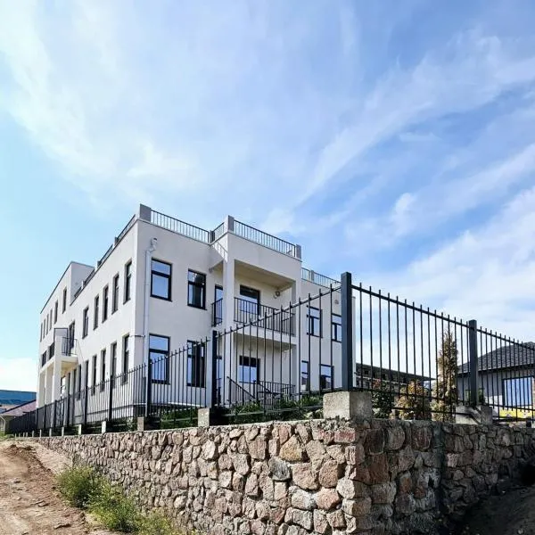 Alma Villa Guest House - Bosteri，位于博斯特里的酒店