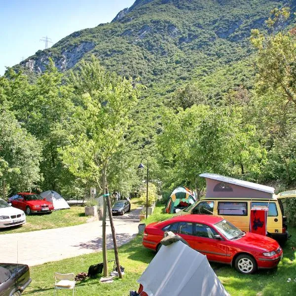 Camping Alpino - Nature Village，位于莱德罗的酒店