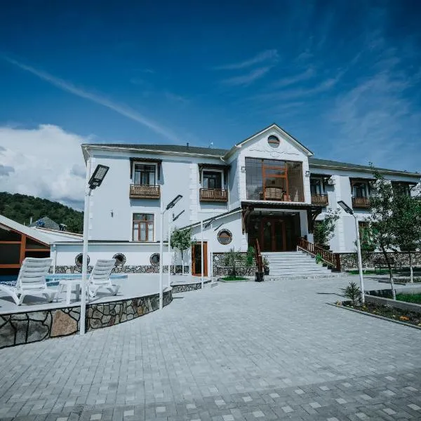 LakeSide Hotel & Spa，位于Yengica的酒店