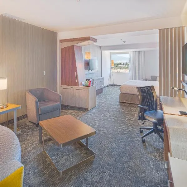 萨尔蒂约万豪万怡酒店，位于萨尔蒂约的酒店