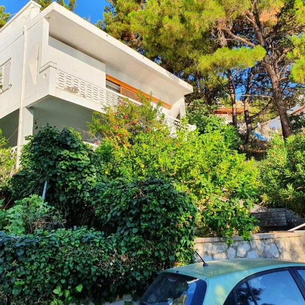 Affordable Villa Gyali，位于Lagkáda的酒店