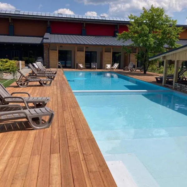 Salio Equisport Resort，位于斯特雷库夫的酒店