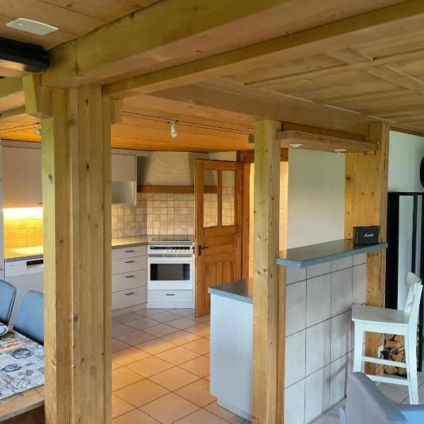 Edelweiss 4 Zi Ferienwohnung in Landhaus，位于弗鲁蒂根的酒店