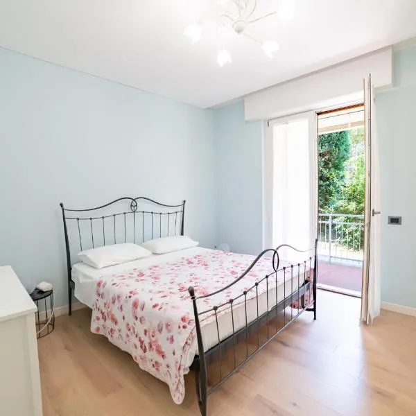 Casa Comparin Appartamento Lesa，位于莱萨的酒店