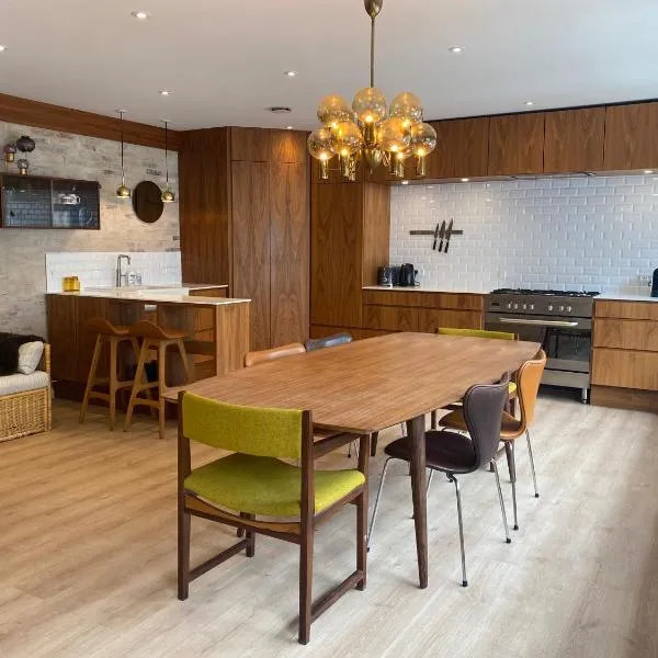 Aalborg - Beautifully renovated luxus apartment，位于奥尔堡的酒店