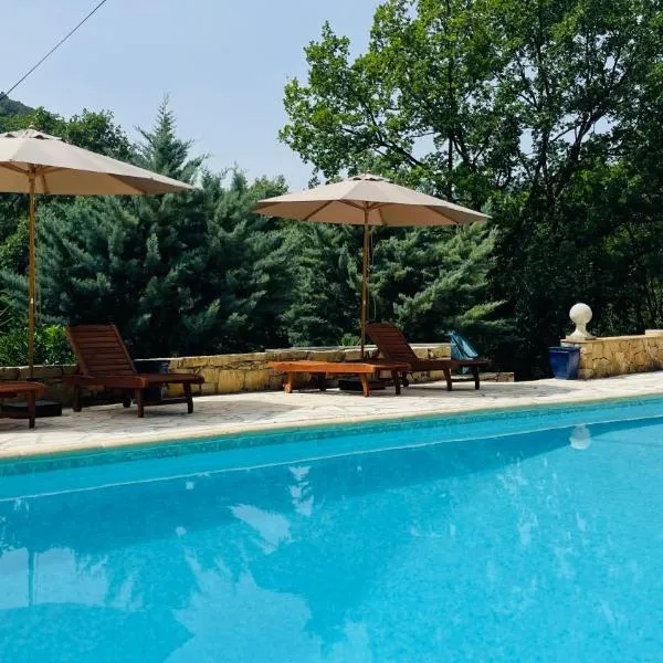 VILLA CAU B&B - Les Anglores，位于Claviers的酒店