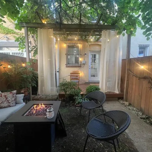 3-Bedroom House with Cute Patio Explore DC on Foot，位于银泉的酒店