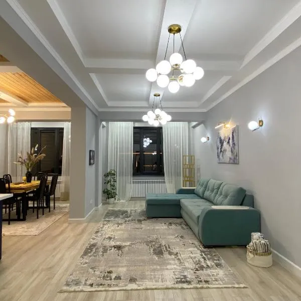 Bird's Nest - Apartment in Downtown Karakol，位于卡拉科尔的酒店