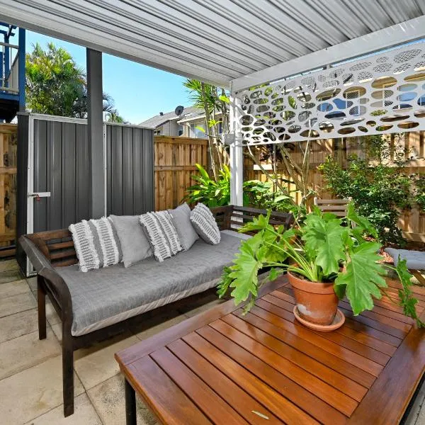 Maroochydore 3 B/R, 2 Bath, Townhouse ZA4，位于马莱尼的酒店