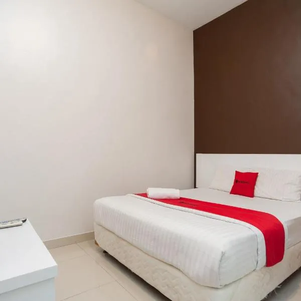 RedDoorz Syariah near Taman Air Mancur Bogor，位于茂物的酒店