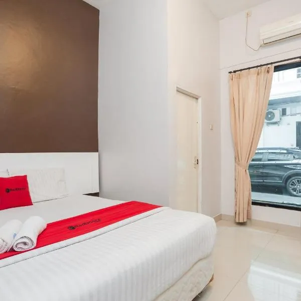 RedDoorz Syariah near Taman Air Mancur Bogor，位于茂物的酒店