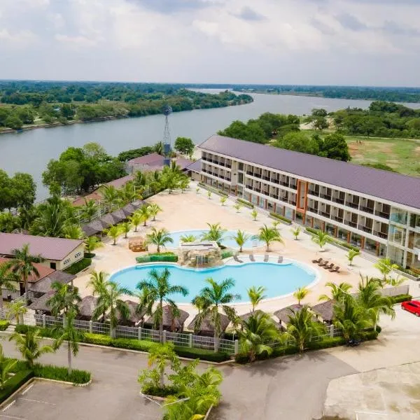 River Palm Hotel and Resort powered by Cocotel，位于Labrador的酒店