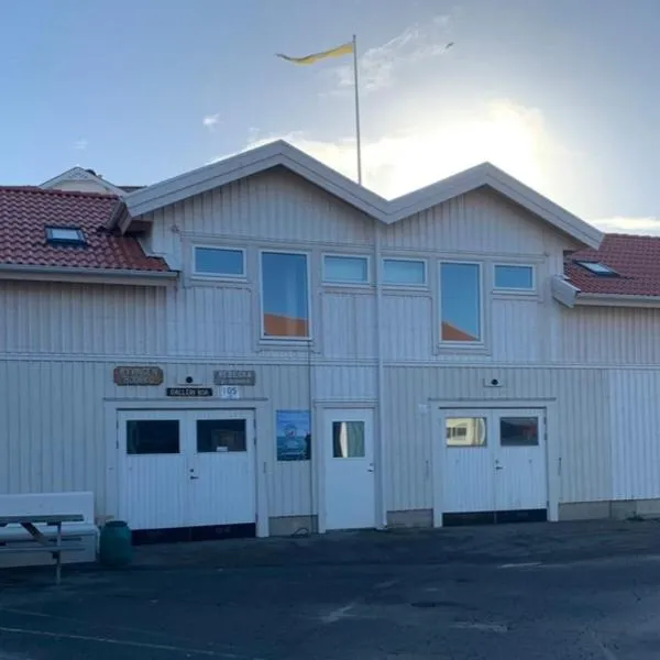 Hamnhuset Björkö，位于Källö Knippla的酒店