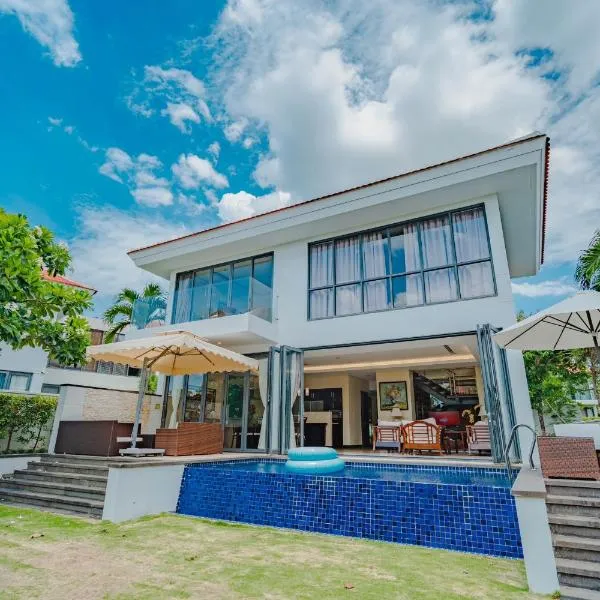 Emblem Sea 3 bedroom villas，位于岘港的酒店