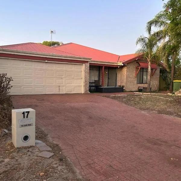 Nice house in canning vale，位于Cockburn Central的酒店