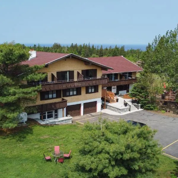 Edelweiss Inn Nova Scotia，位于Youngs Cove的酒店
