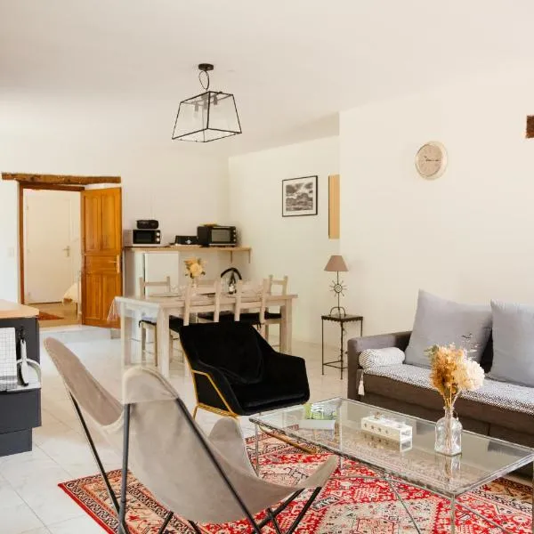 La Borgnardais gîte en Brocéliande, proche Guer - 1 à 11 couchages，位于Loutehel的酒店