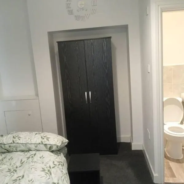 Ensuite double-bed (G1) close to Burnley city centre，位于伯恩利的酒店