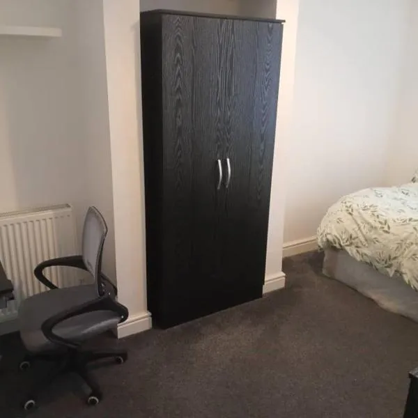 Double-bed (G4) close to Burnley city centre，位于伯恩利的酒店