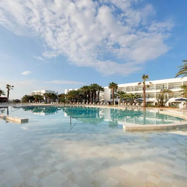 Grand Palladium Palace Ibiza Resort & Spa- All Inclusive，位于普拉亚登博萨的酒店