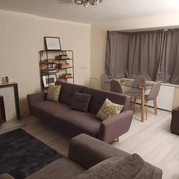 Lovely & Beautiful 2 Bed-Apartment in Borehamwood，位于博勒姆伍德的酒店