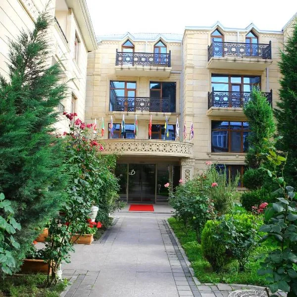 Deluxe Hotel Ganja，位于甘贾的酒店