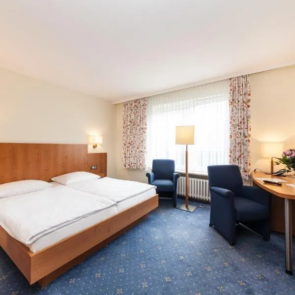 Hotel Drei Kronen Elmshorn，位于Neuendorf bei Elmshorn的酒店