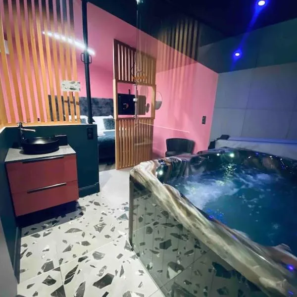La Litchi Le 50 Suites and Spa centre ville，位于波尔多的酒店