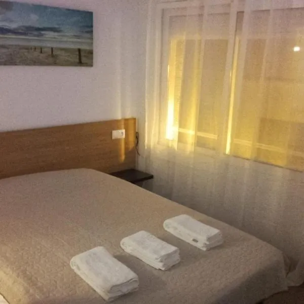 HABITACIÓN ECONÓMICA CON BAÑO PRIVADO EN PLENO CENTRO DE FIGUERES，位于菲格拉斯的酒店