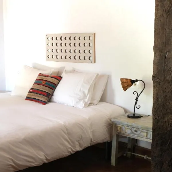 The Wild Olive Andalucía Agave Guestroom，位于卡萨雷斯的酒店