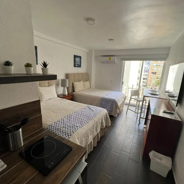SKY INN Acapulco Y condominio mediterrane，位于阿卡普尔科的酒店