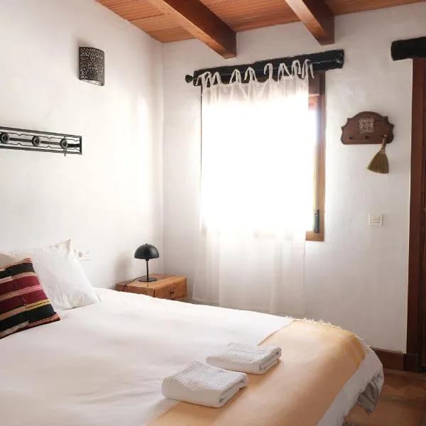 The Wild Olive Andalucía Palma Guestroom，位于卡萨雷斯的酒店